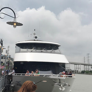 Meet your Posher, Faustino